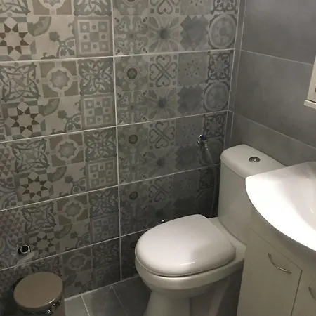 Апартаменты Amazing 10 Minutes Walk Center